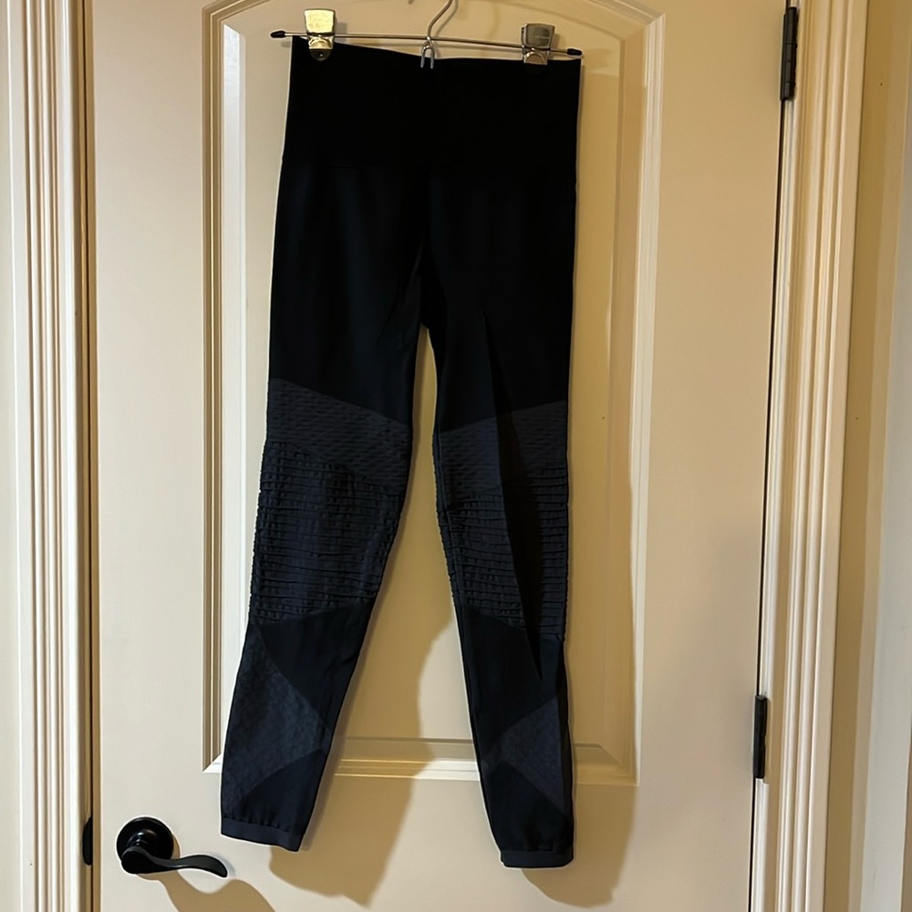 Spanx leggings. Size M